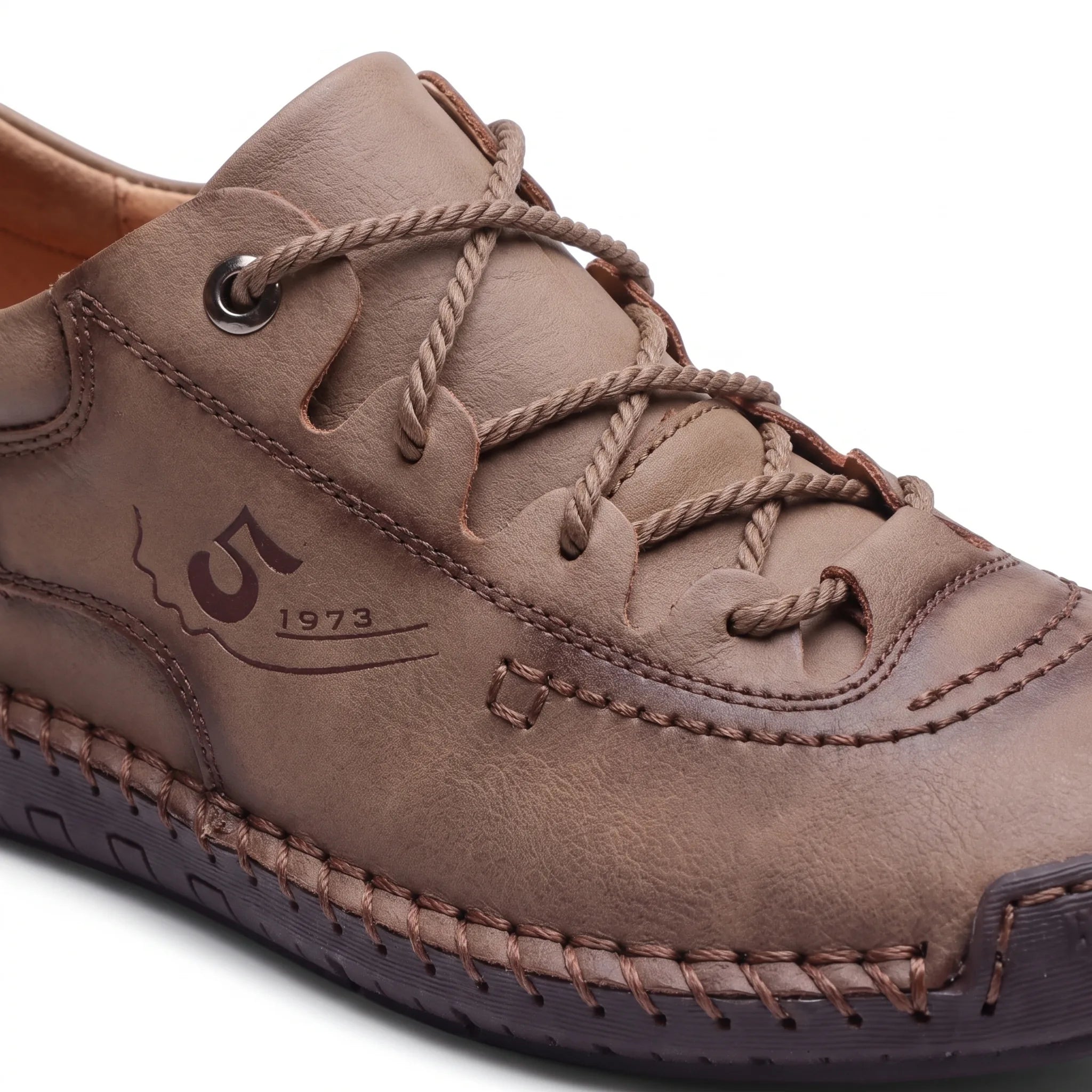 Mocassins Orthopédiques En Cuir Pour Homme - Studio — Detail Close-up Image