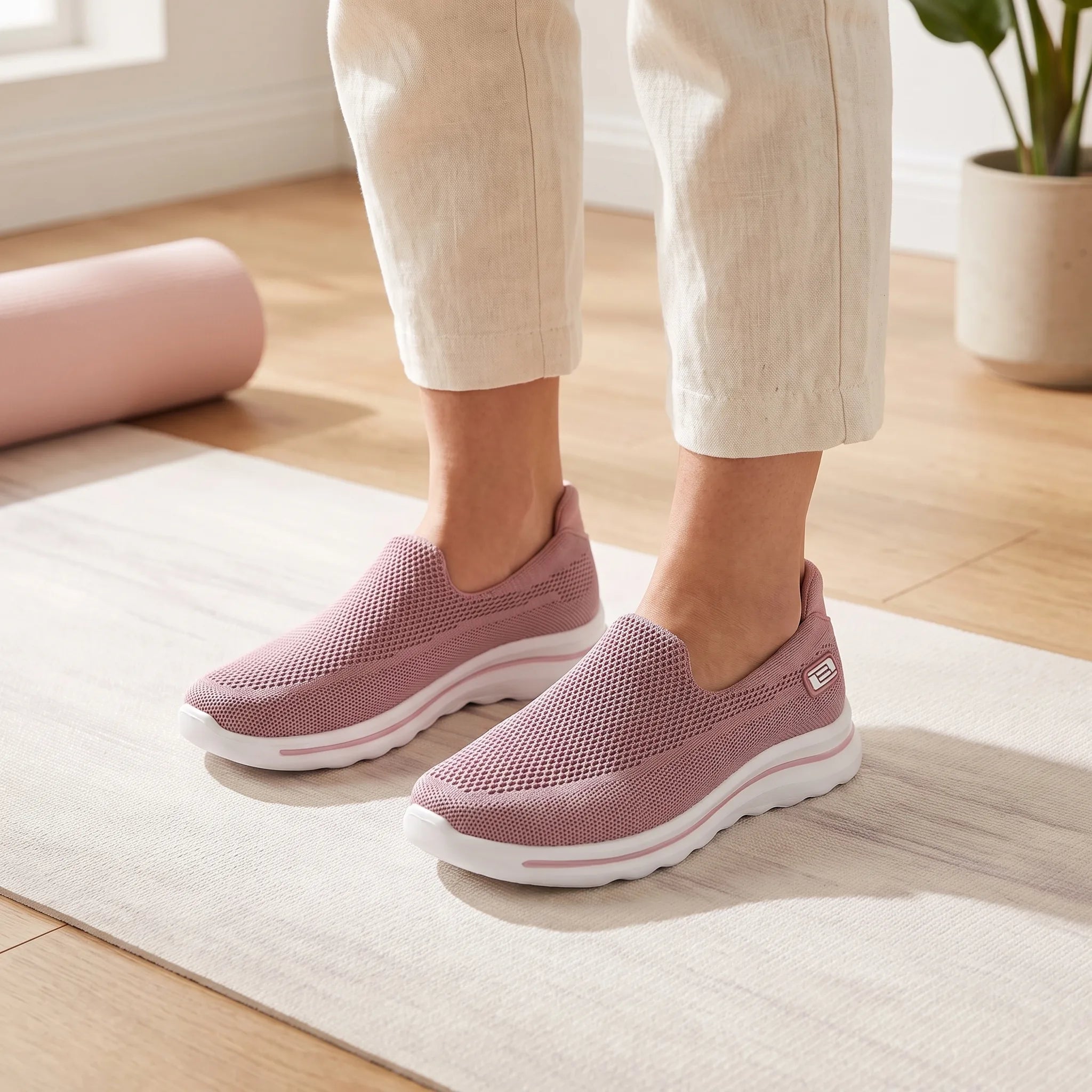 Mocassins Orthopédiques Respirants Pour Femmes - On-foot — Top-down Worn View Image