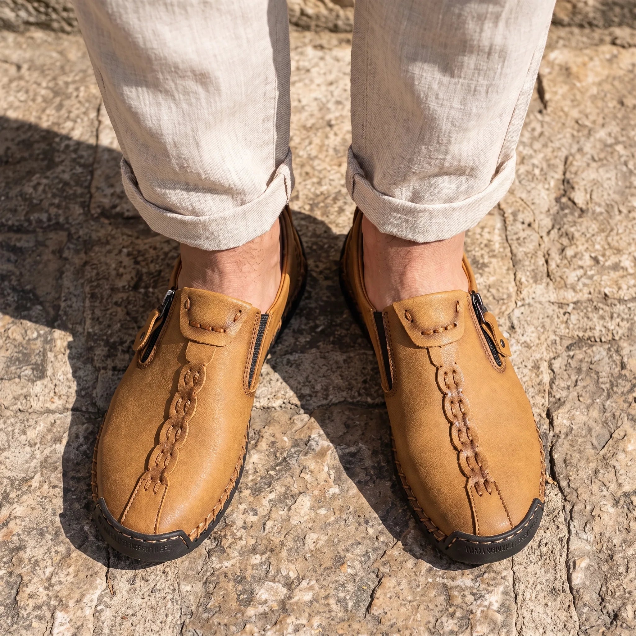 Mocassins Plats En Cuir Synthétique Pour Hommes - On-foot — Top-down Worn View Image