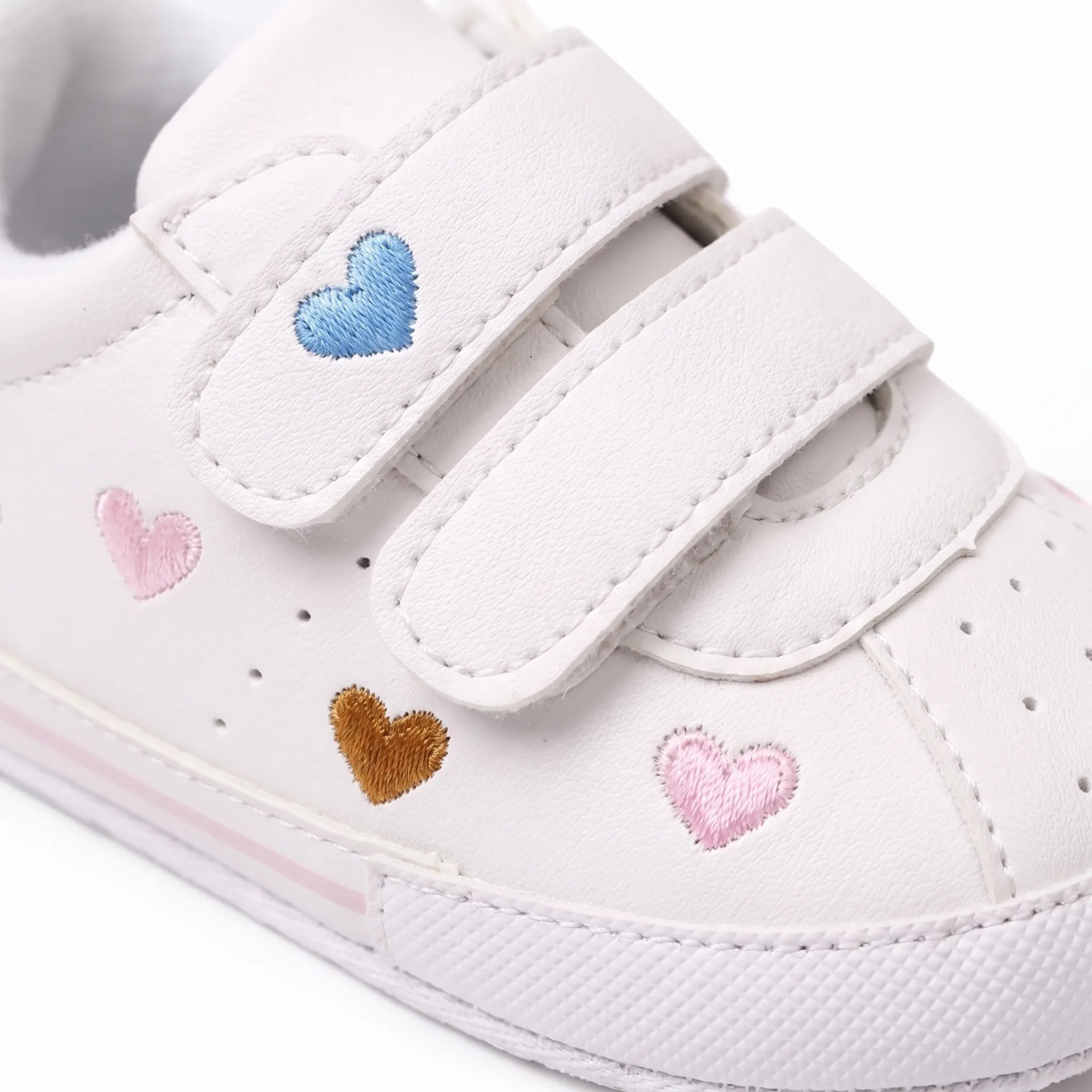 Mocassins Pour Bébé Fille À Motif Coeur - Studio — Detail Close-up Image