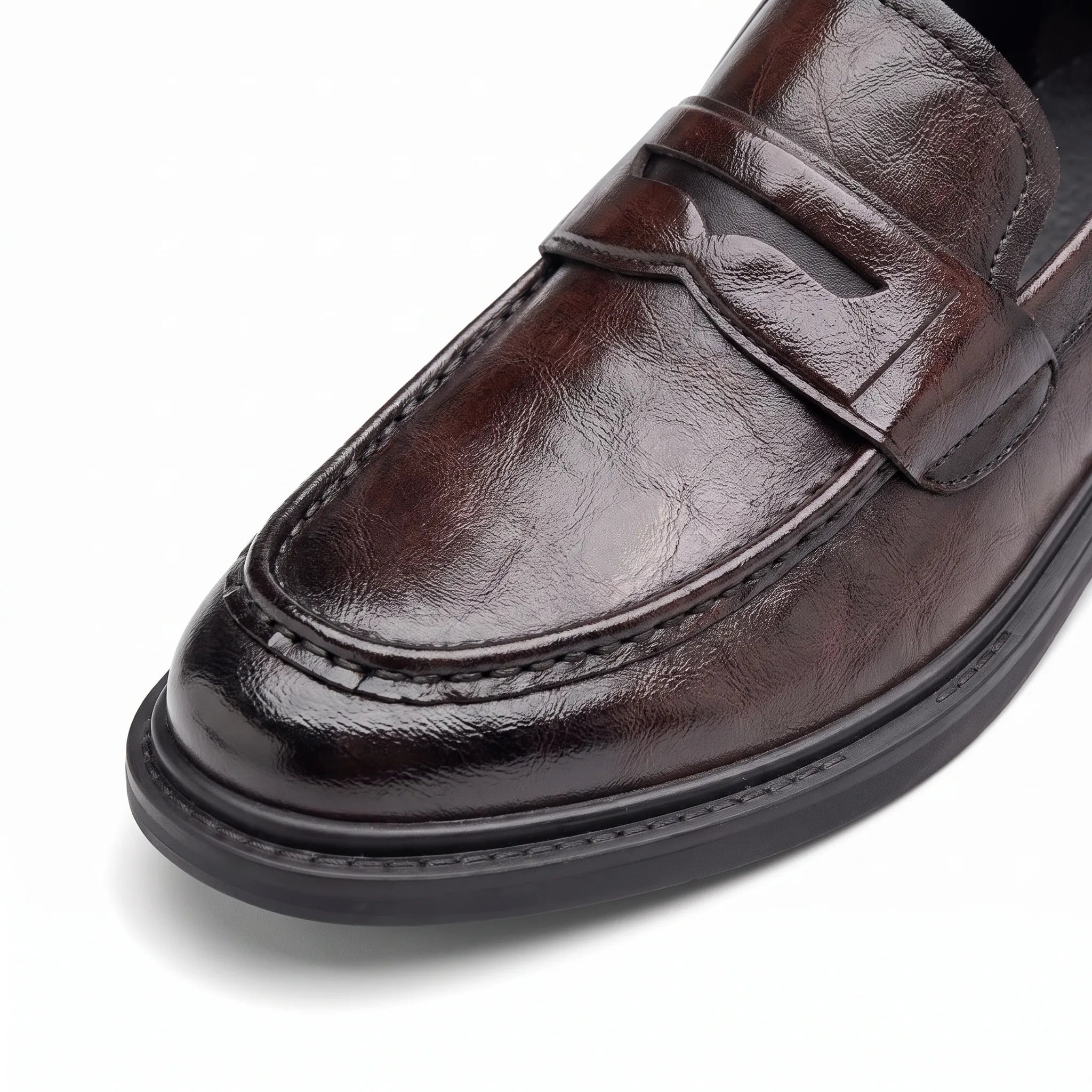 Mocassins Pour Homme En Cuir Véritable De Couleur Marron - Studio — Detail Close-up Image