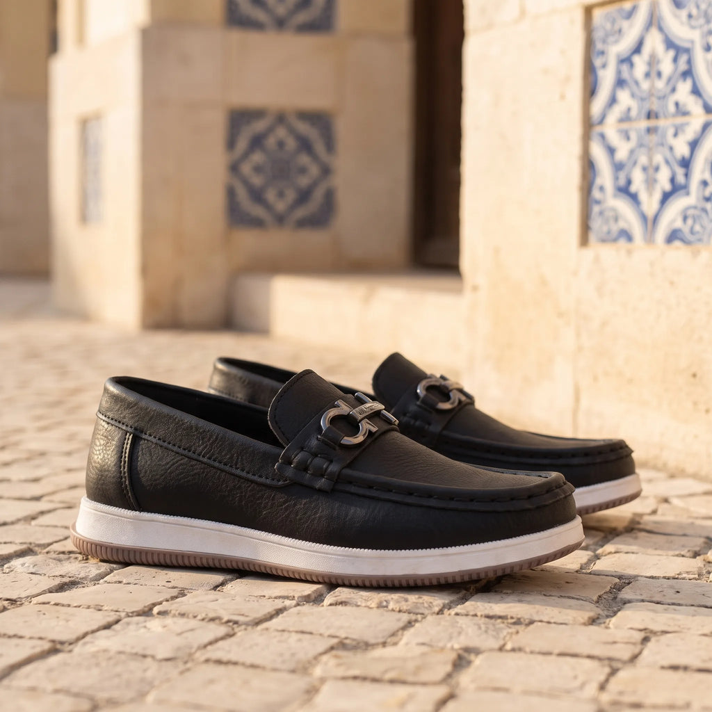 Mocassins Souples À Enfiler Pour Garçons - Lifestyle — Mediterranean Editorial