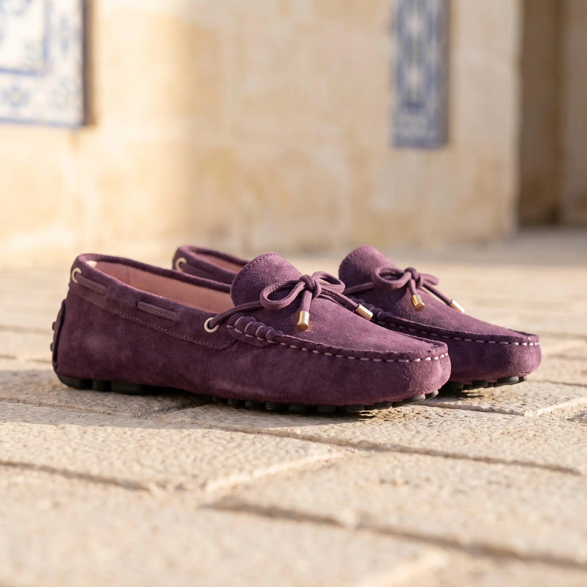 Mocassins Souples En Daim Pour Femmes - Lifestyle — Mediterranean Editorial