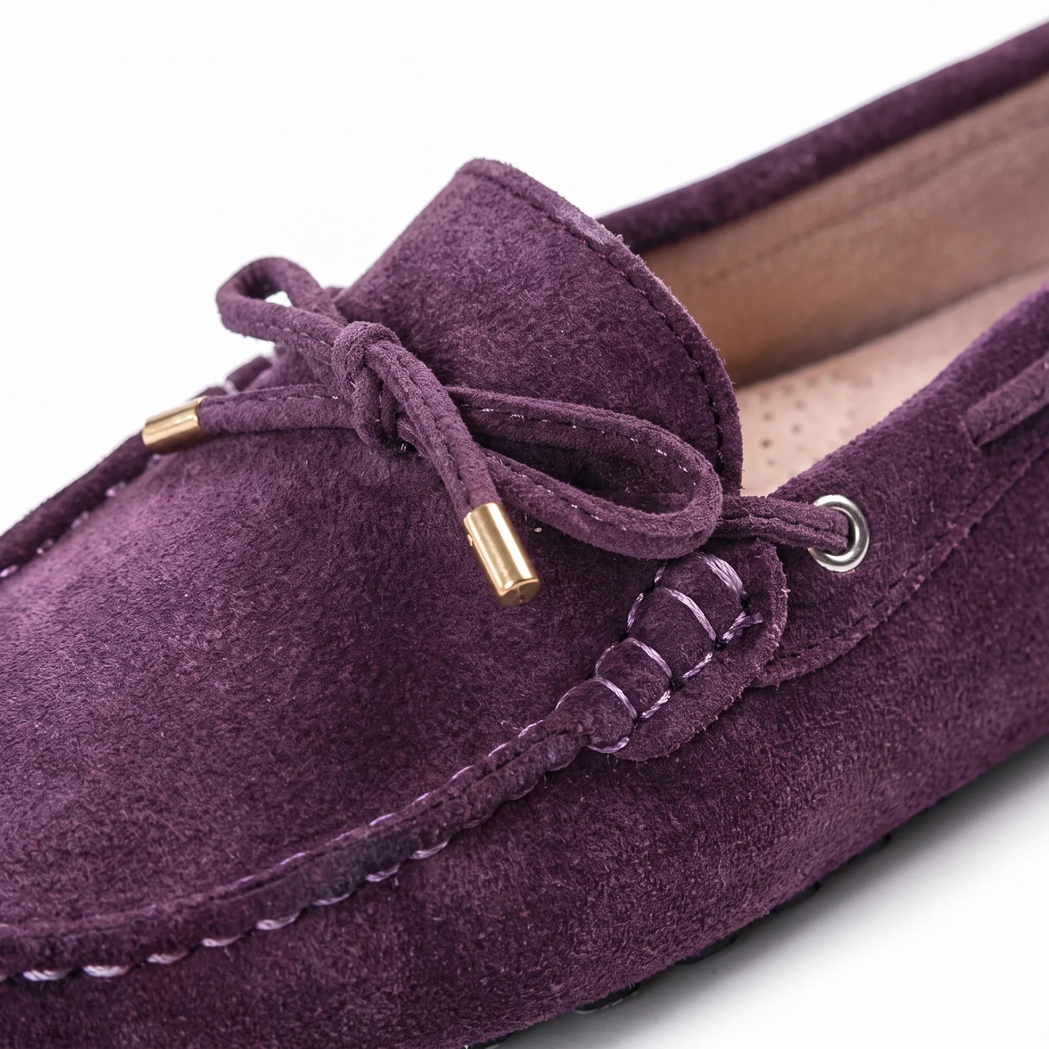 Mocassins Souples En Daim Pour Femmes - Studio — Detail Close-up Image