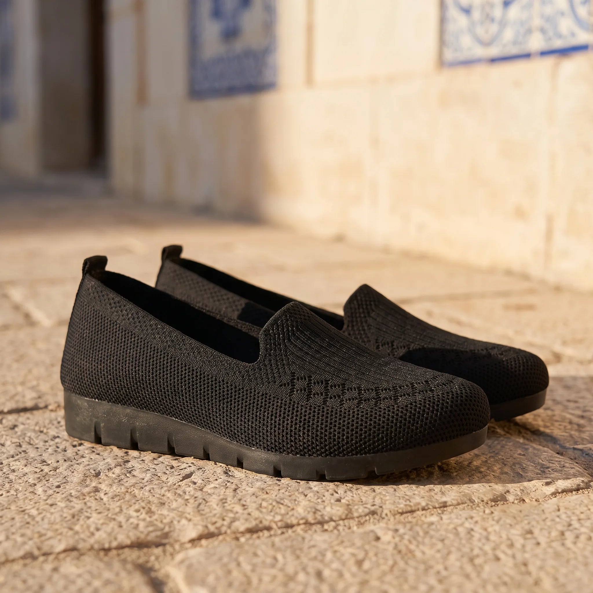 Mocassins Souples En Maille Pour Femmes - Lifestyle — Mediterranean Editorial