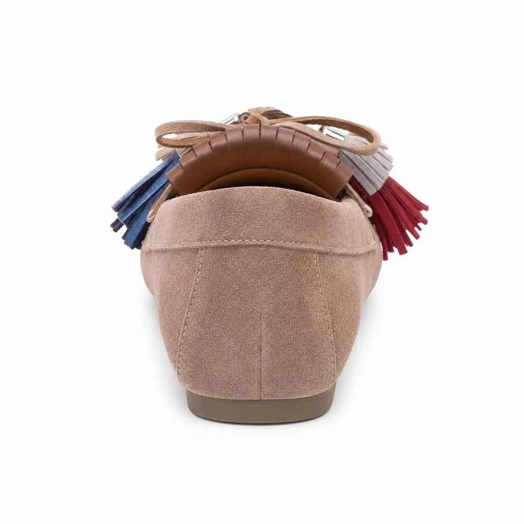 Mocassins style vintage à glands et motifs colorés en cuir pour femme - Studio - Behind view