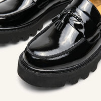 Mocassins Vernis À Plateforme Pour Hommes - Studio — Detail Close-up