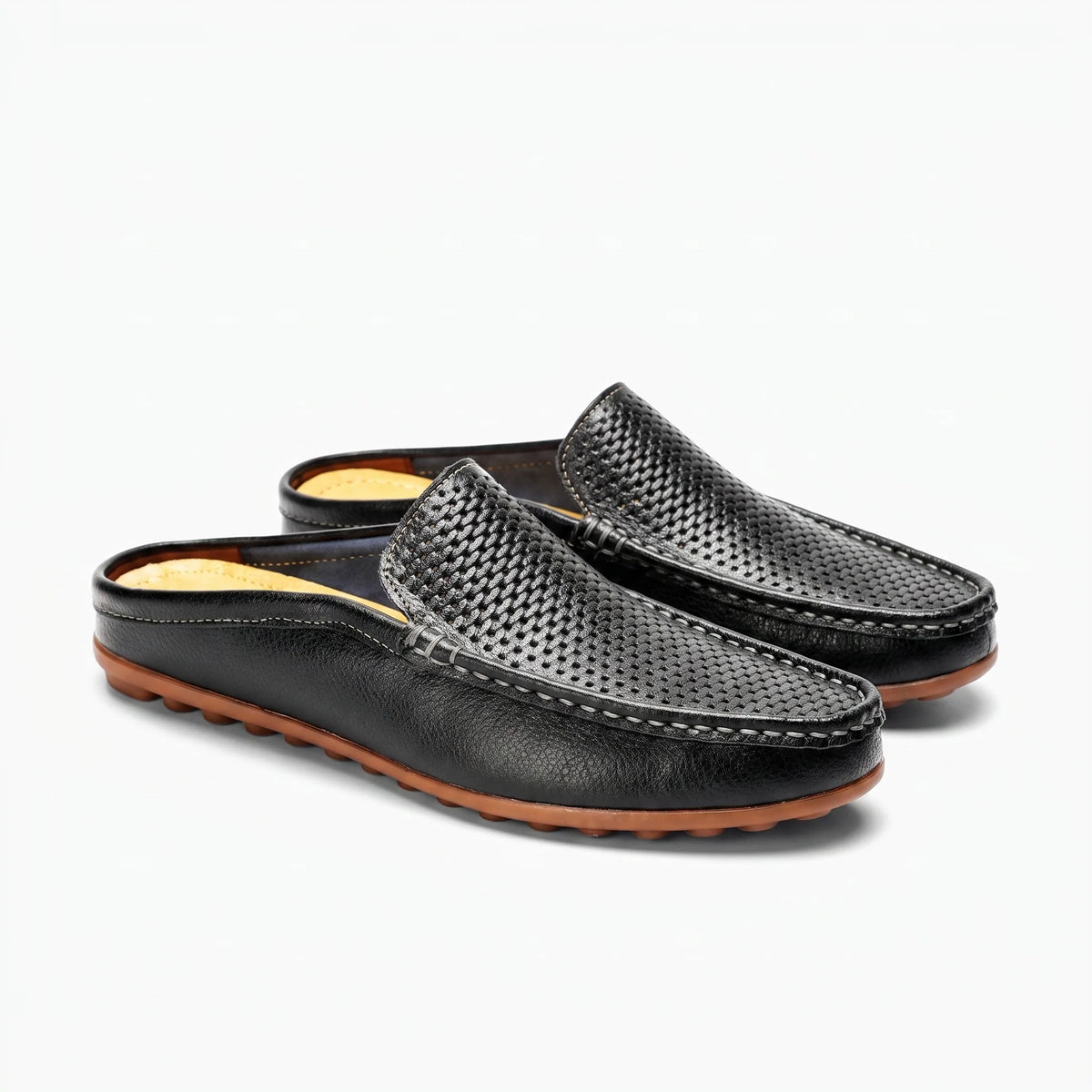 Mules Mocassins Souples En Cuir Synthétique - Studio — Front 3/4 Pair Image